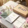 Papeterie de mariage à plat : faire-part, cartons RSVP et enveloppes assorties imprimés pour un mariage en Suisse romande